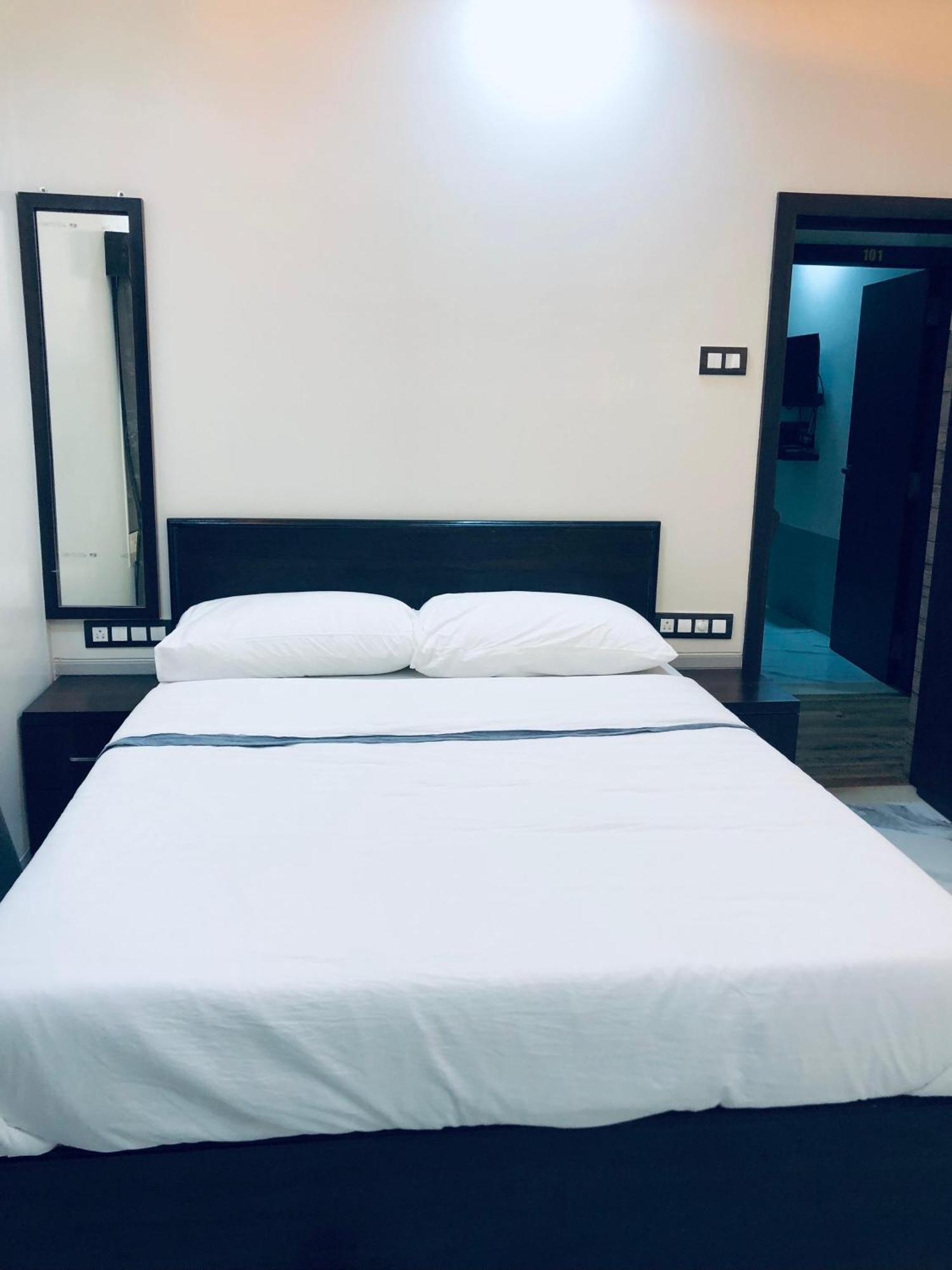 Sameena Guest House Panchgani Buitenkant foto